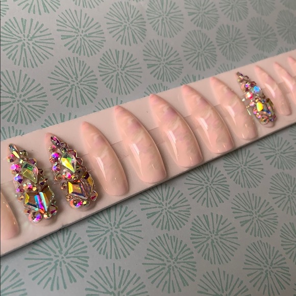 Premium Press-On Nails - Picture 2 of 2